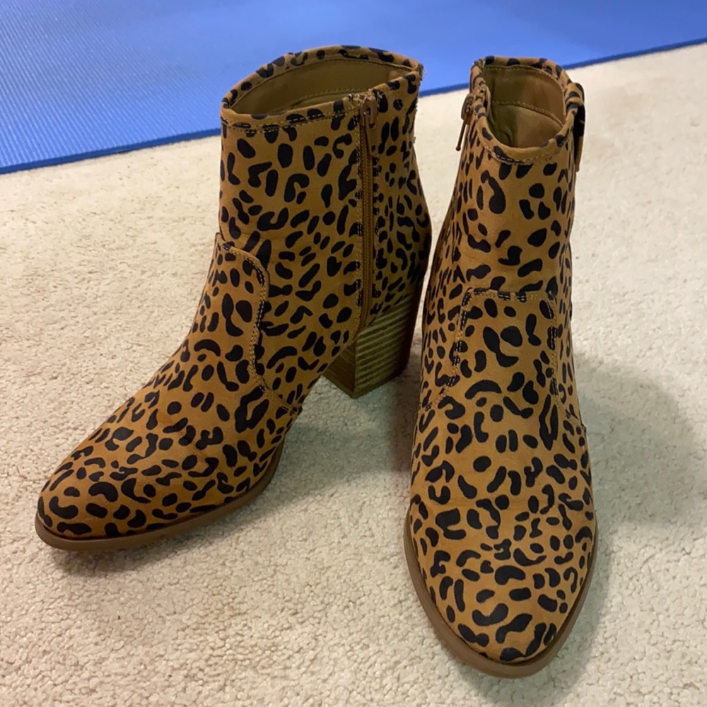 Leopard Print Booties Size 9.5 - image 1
